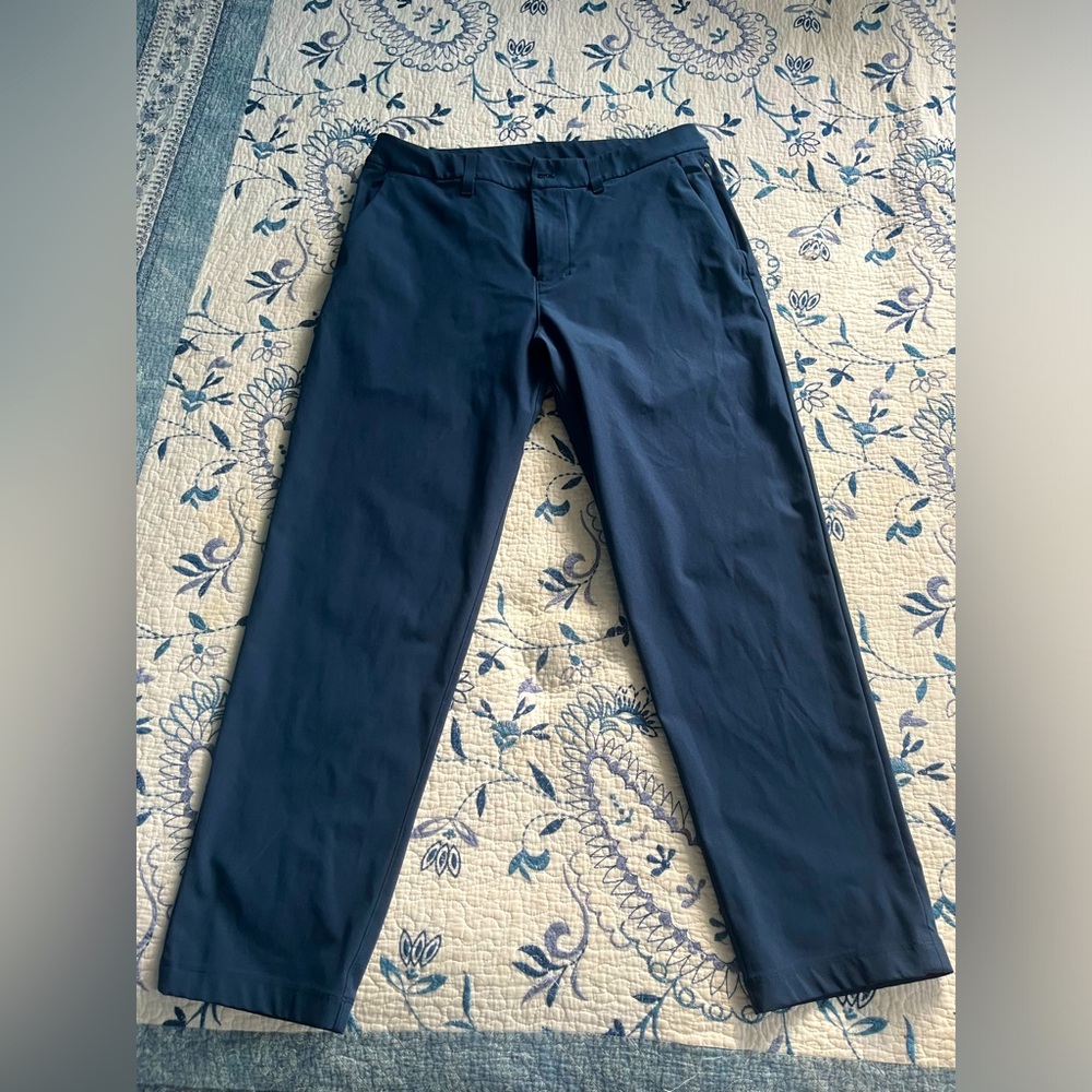 Lulu Lemon ABC Trousers. Waist 32, length 31 Navy